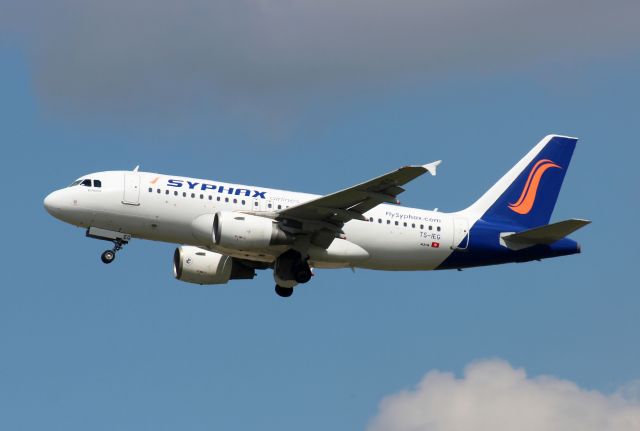 Airbus A320 (TS-IEG)