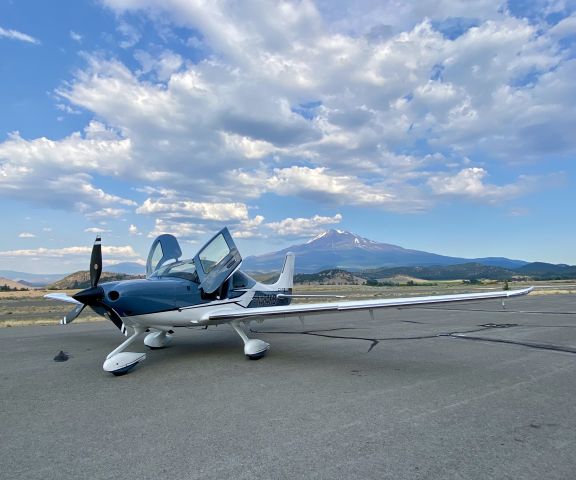 Cirrus SR-22 (N464KB)