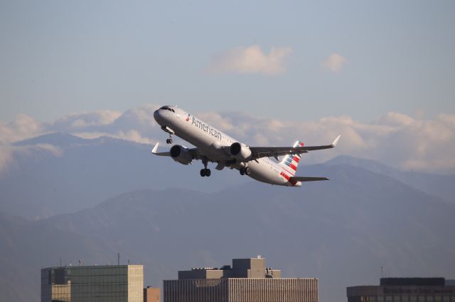 Airbus A321neo (N403AN)