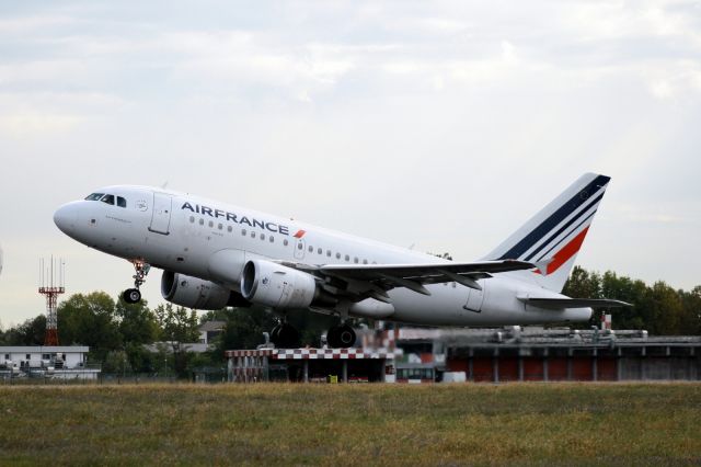Airbus A318 (F-GUGF)