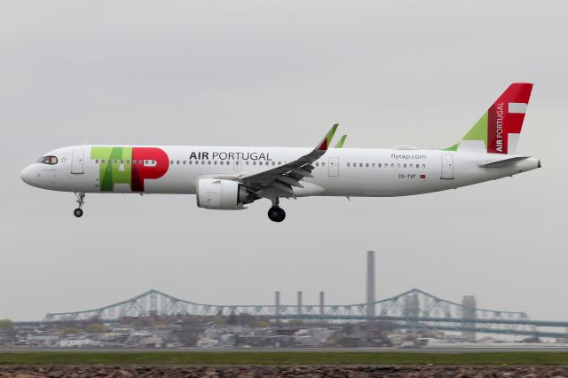 Airbus A321 (CS-TXF) - 'Air Portugal 217 Charlie' from Lisbon landing on 22L