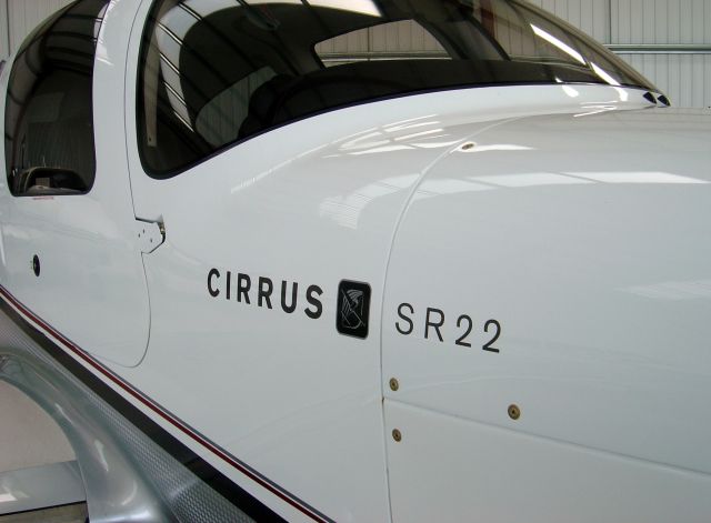 Cirrus SR-22 (G-JONT)