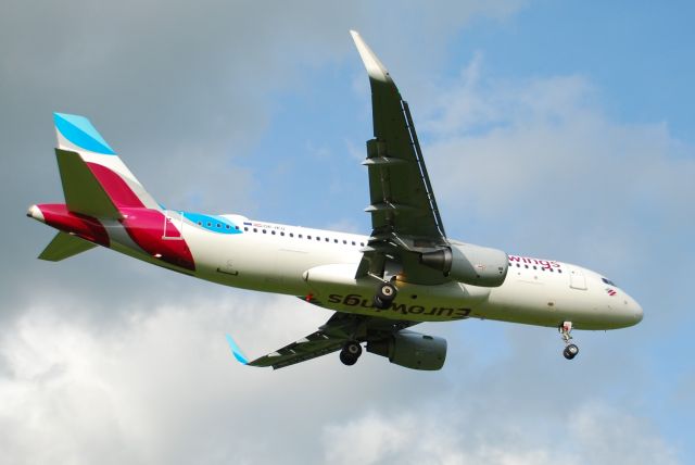 Airbus A320 (OE-IEU) - From Sheldon Country Park