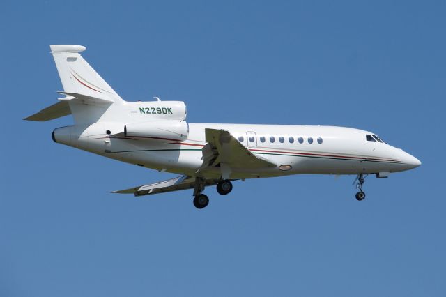 Dassault Falcon 900 (N229DK)