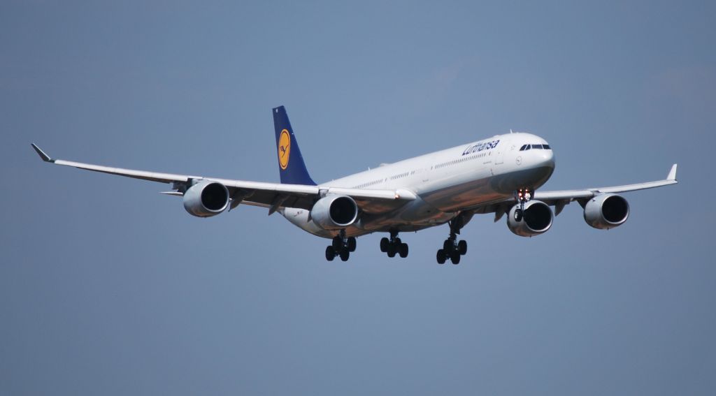 Airbus A340-600 (D-AIHS) - On final for runway 18C - 6/28/09
