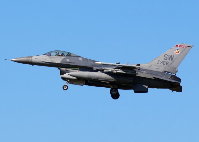 Lockheed F-16 Fighting Falcon (91-0368) - Shaw Air Force Base F-16s taking refuge at Barksdale until Hurricane Irma finds her course.