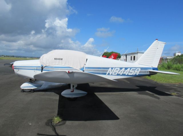 Piper Cherokee (N8445R)