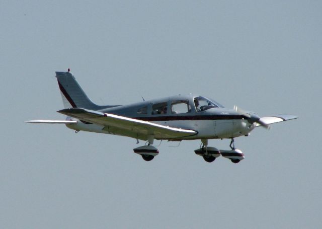 Piper Cherokee (N75078) - Landing at Downtown Shreveport.