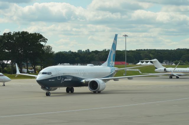 Boeing 737-800 (N8704Q) - Taxing out for its validation flight for the Farnborough Air Show 2016