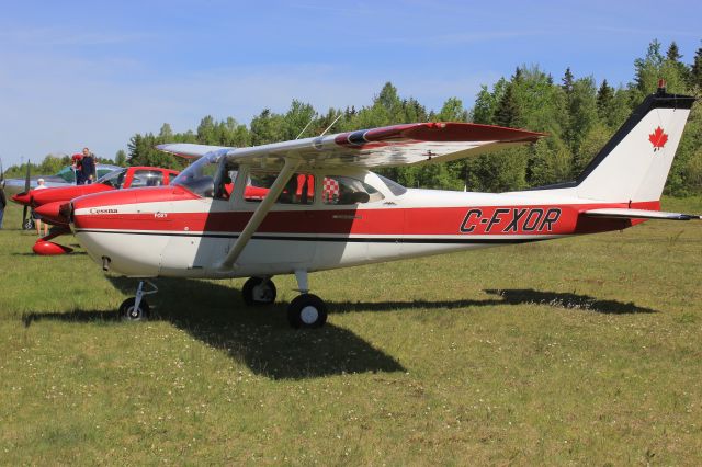 Cessna Skyhawk (C-FXOR) - Cessa Skyhawk 172 RVA Aéroport du lac à la Tortue QC. CSL3 08-06-2019.