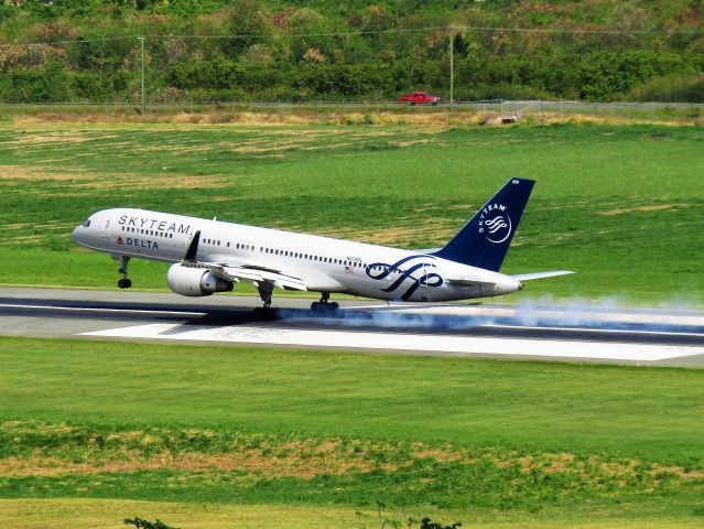 Boeing 757-200 (N659DL)