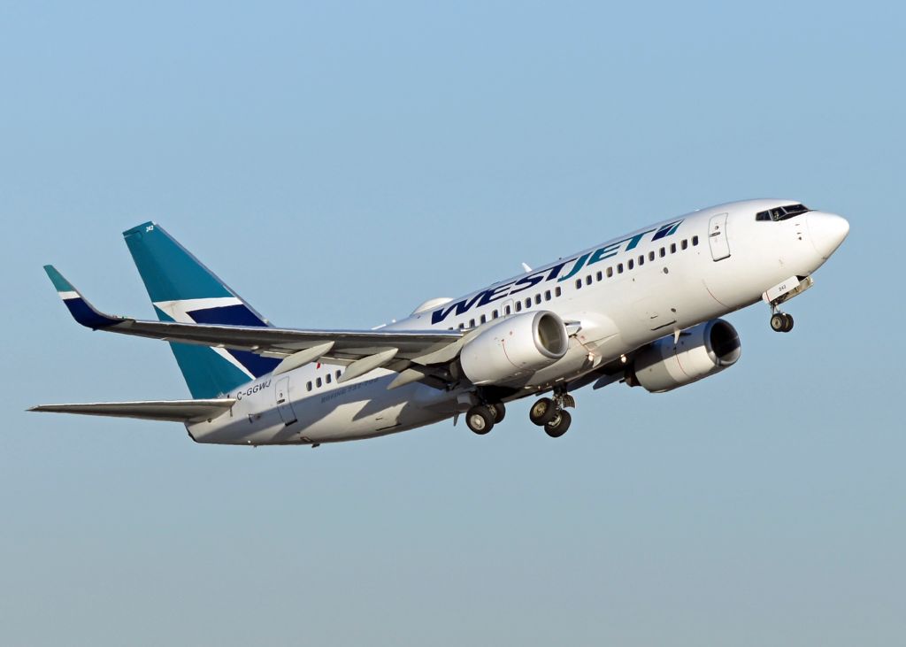 Boeing 737-700 (C-GGWJ)