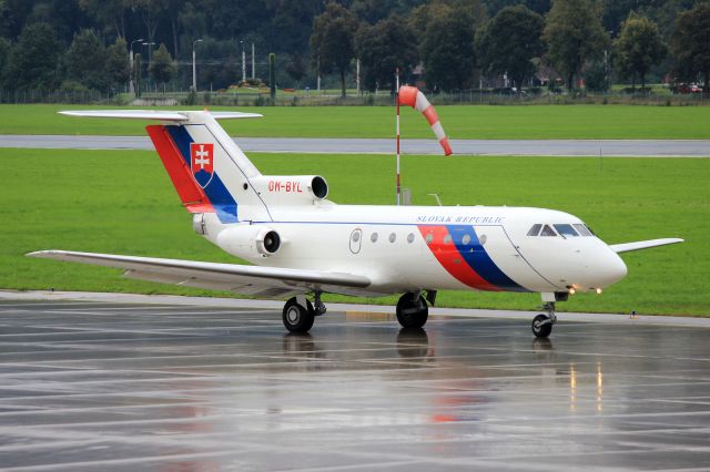 YAKOVLEV Yak-40 (OM-BYL)