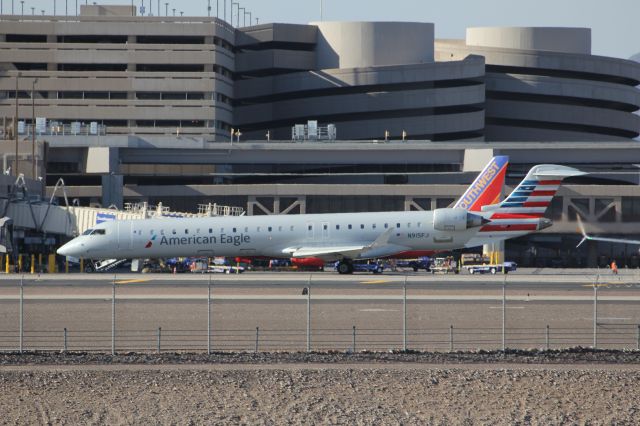 Canadair Regional Jet CRJ-900 (N915FJ)