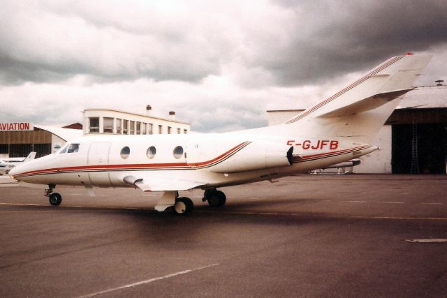 Dassault Falcon 10 (F-GJFB) - Seen here in Jun-91.br /br /Reregistered N94MG 12-Jan-93.br /then N747AC in May-93,br /then N21CL in Feb-96,br /then N211EC 31-Dec-98.