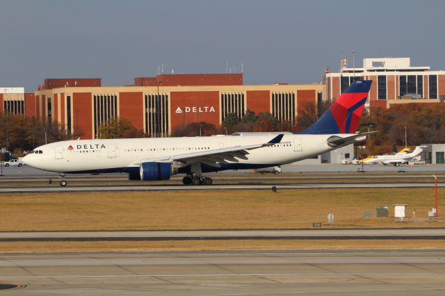 Airbus A330-200 (N854NW)