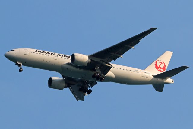 Boeing 777-200 (JA710J)