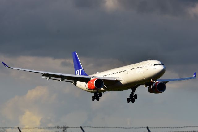 Airbus A330-300 (LN-RKO)