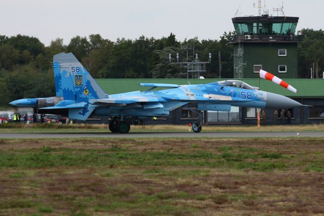 Sukhoi Su-27 Flanker —