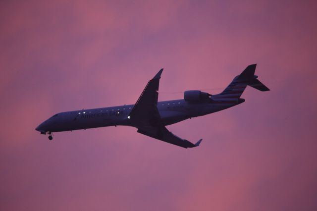 Canadair Regional Jet CRJ-700 (N762SK)