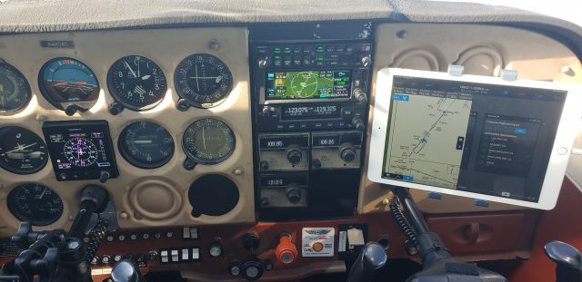 Cessna Skyhawk (N4808D) - Testing out the newly installed toys