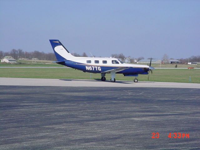 Piper Malibu Meridian (N67TG) - Taxiing to 27 on 3/23/10