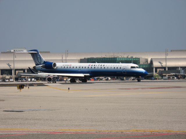 Canadair Regional Jet CRJ-700 (N730SK) - Turning onto RWY 19R