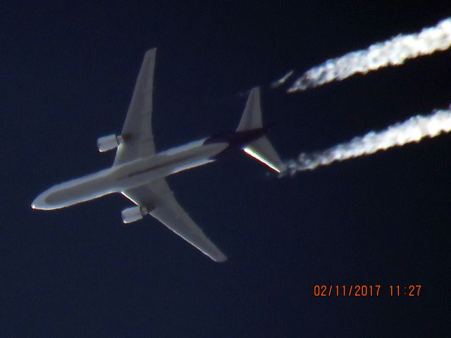 BOEING 767-300 (N135FE)