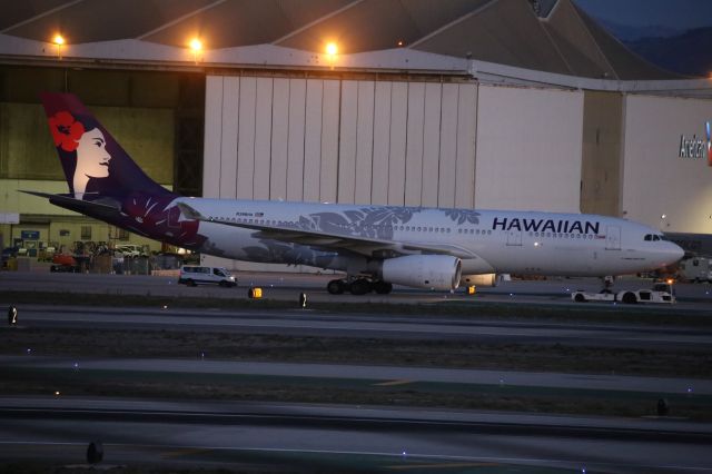 Airbus A330-200 (N388HA)