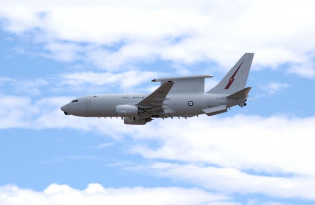 Boeing Wedgetail (A30006) - A Boeing E-7A Wedgetail doing a close flyby  at the Avalon air show (2023-03-05 13:52)