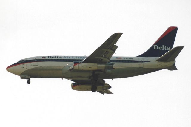 Boeing 737-200 (N378DL)