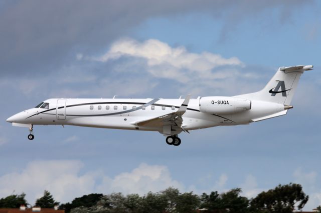 Embraer ERJ-135 (G-SUGA)