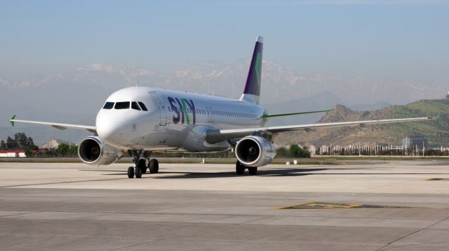 Airbus A320 (CC-ABW)