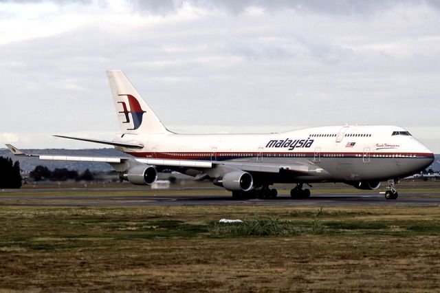 9M-MPG — - MALYASIAN AIRLINES - BOEING 747-4H6 - REG : 9M-MPG (CN 25703/1025) - ADELAIDE INTERNATIONAL AIRPORT SA. AUSTRALIA - YPAD (5/11/1995)