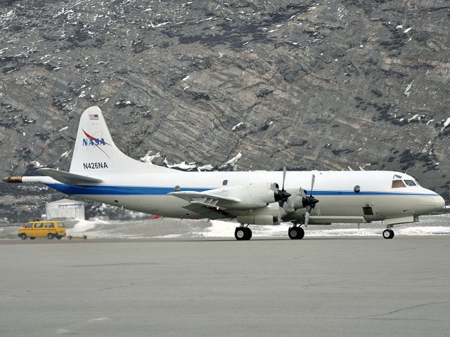 Lockheed P-3 Orion (N426NA) - Warming up