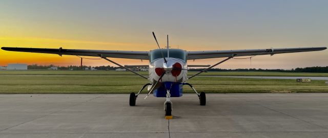 Cessna Caravan (N670TC) - Head on w/ N670TC, a 2012 Cessna 208B Grand Caravan, which is used as a “pipeline patrol” aircraft. 6/22/22. 