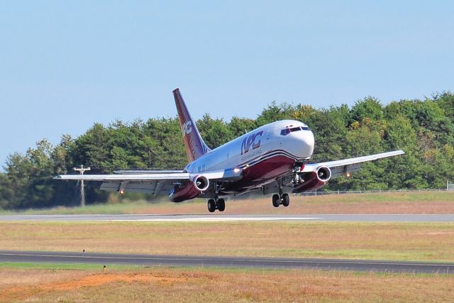 Boeing 737-200 (N322DL)