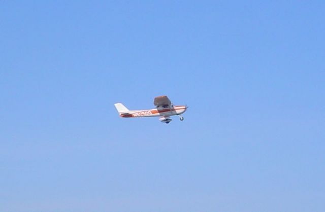 Cessna Commuter (N5250Q) - Departing 09 on 12/29/09