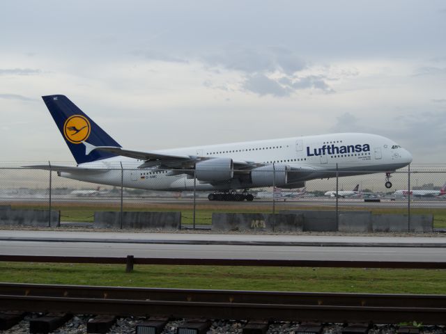 Airbus A380-800 (D-AIMC) - Runway 9/270