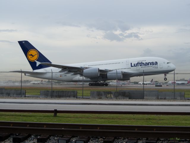 Airbus A380-800 (D-AIMC) - Runway 9/270