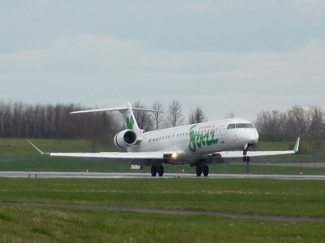 Canadair Regional Jet CRJ-200 (C-FBJZ)