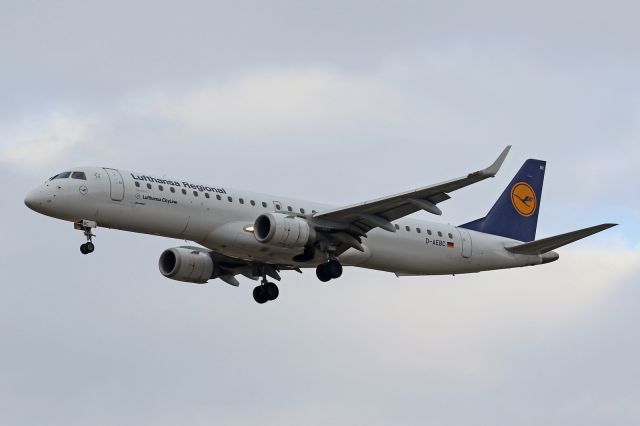 EMBRAER 195 (D-AEBC)