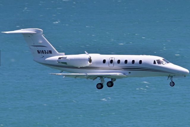 Cessna Citation III (N163JM) - Short finals for 34