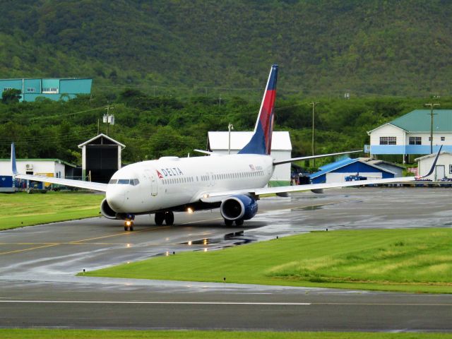 Boeing 737-800 (N388DA)