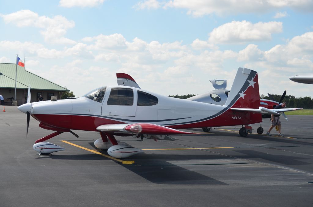 Vans RV-10 (N64TX)