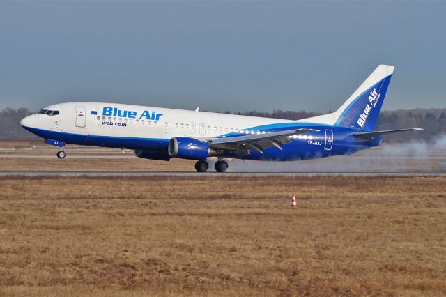 BOEING 737-400 (YR-BAJ) - Blue Air