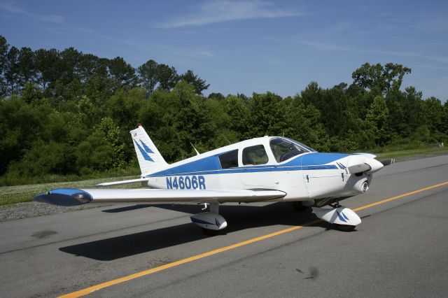 Piper Cherokee (N4606R) - N4606R at KDNN June 6, 2012.