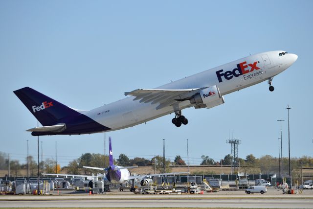 Airbus A300F4-600 (N751FD) - 23-L on 10-14-20