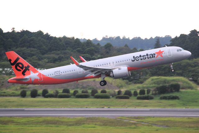 Airbus A321 (JA27LR)