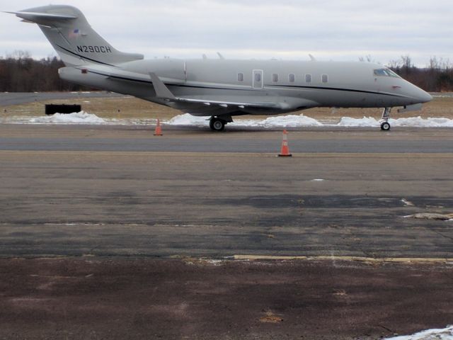 Bombardier Challenger 300 (N290CH)